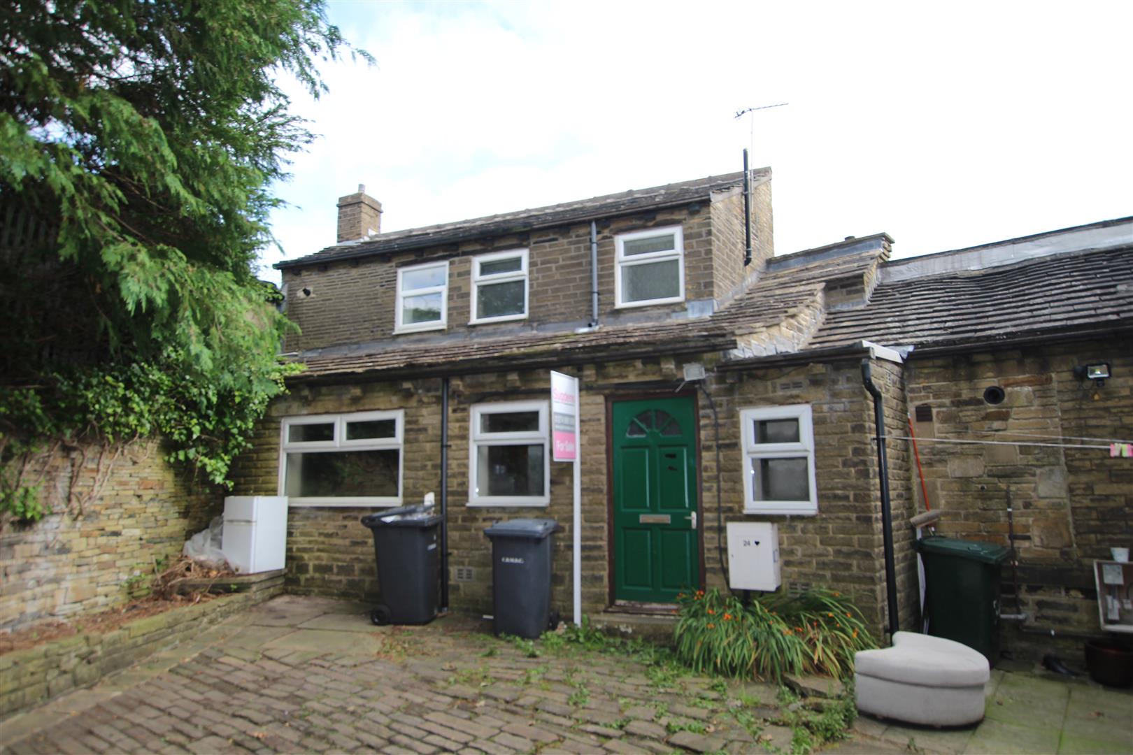 High Street, Queensbury, Bradford Sugdens Estate Agent